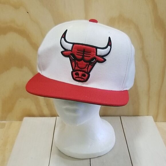 Chicago Bulls Hat Mitchell & Ness Snap Back Red White Hardwood Classics - Picture 1 of 6